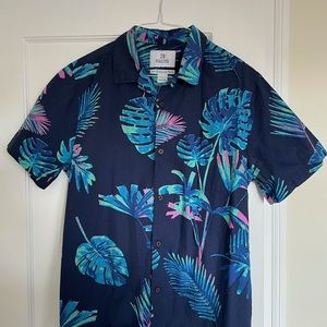 28 Palms Hawaiian Button up Shirt (Large)